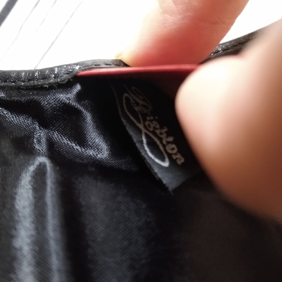 BRIGHTON BLACK LEATHER RED HEART BI FOLD WALLET - Picture 4 of 7